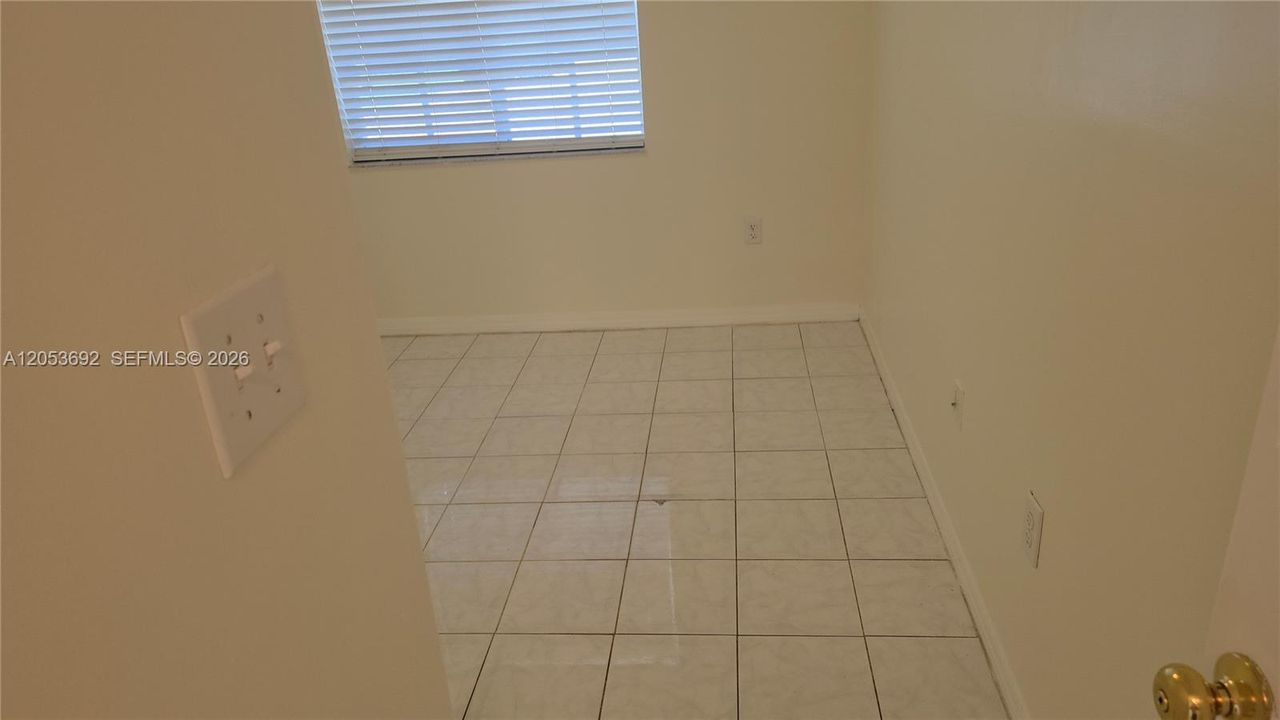 For Rent: $3,200 (3 beds, 2 baths, 1301 Square Feet)