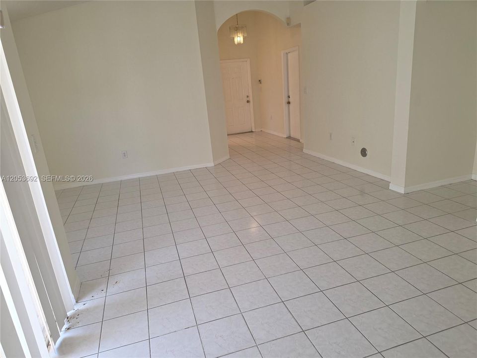For Rent: $3,200 (3 beds, 2 baths, 1301 Square Feet)