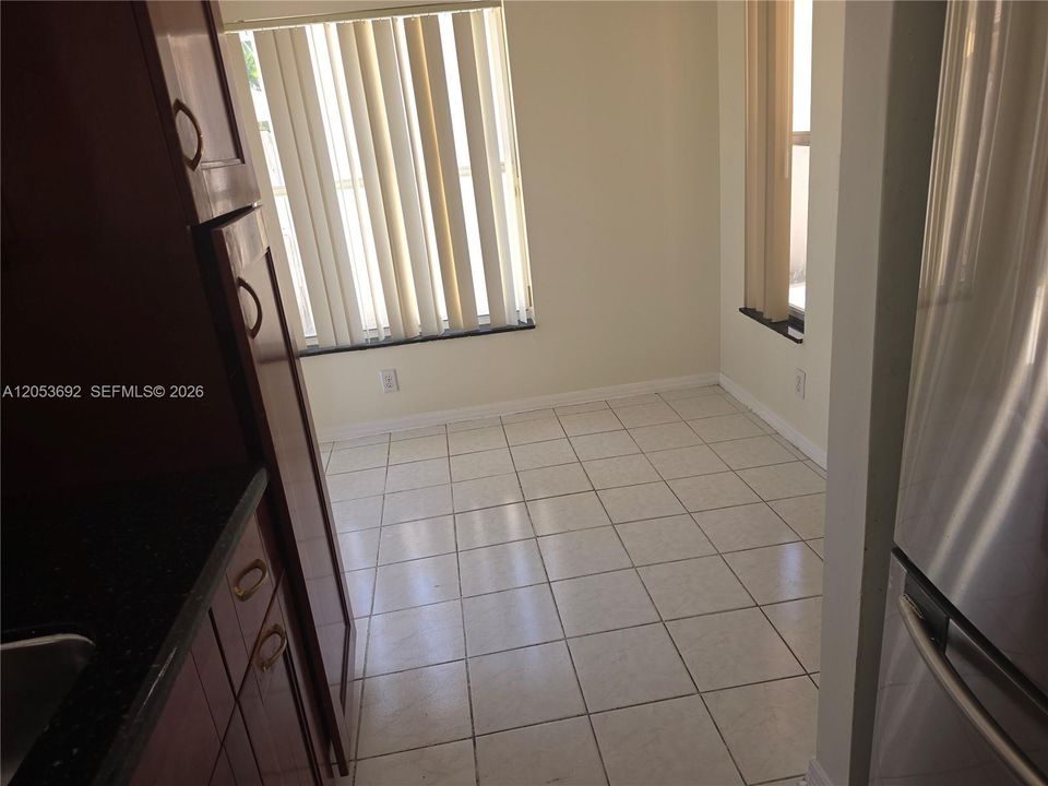For Rent: $3,200 (3 beds, 2 baths, 1301 Square Feet)