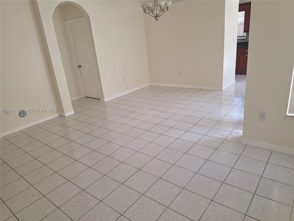 For Rent: $3,200 (3 beds, 2 baths, 1301 Square Feet)