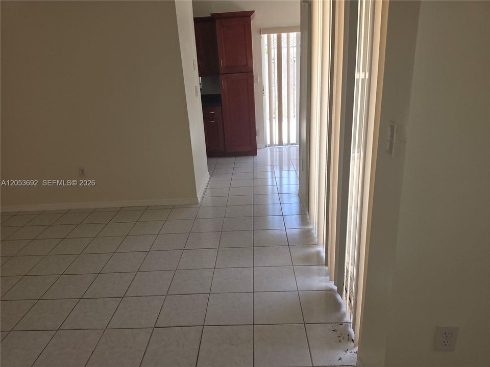 For Rent: $3,200 (3 beds, 2 baths, 1301 Square Feet)