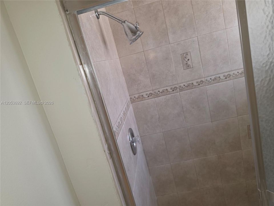 For Rent: $3,200 (3 beds, 2 baths, 1301 Square Feet)