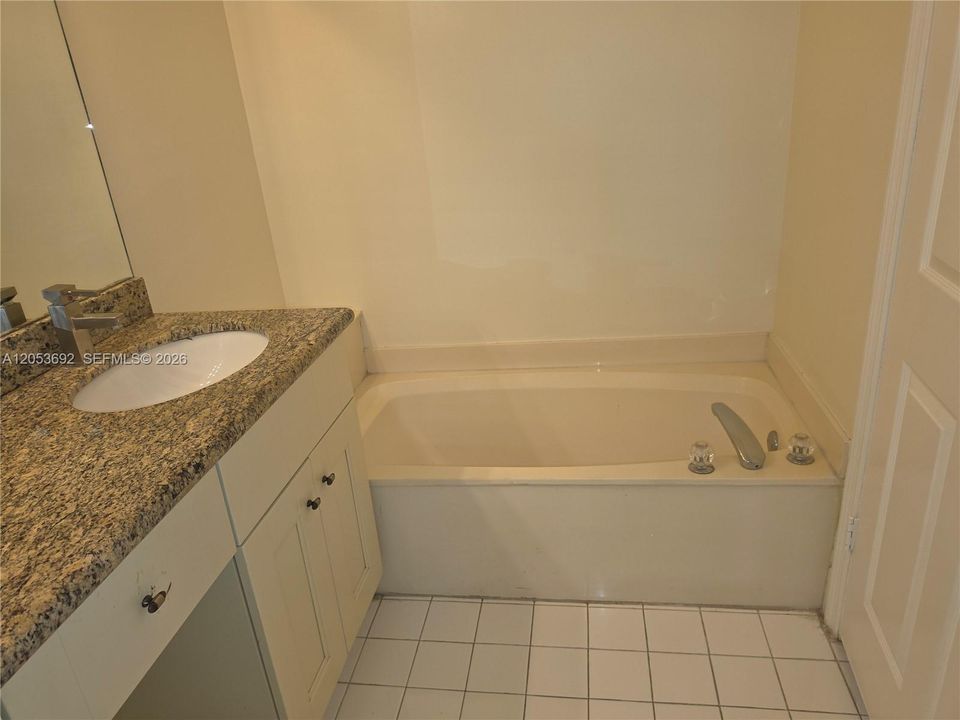 For Rent: $3,200 (3 beds, 2 baths, 1301 Square Feet)
