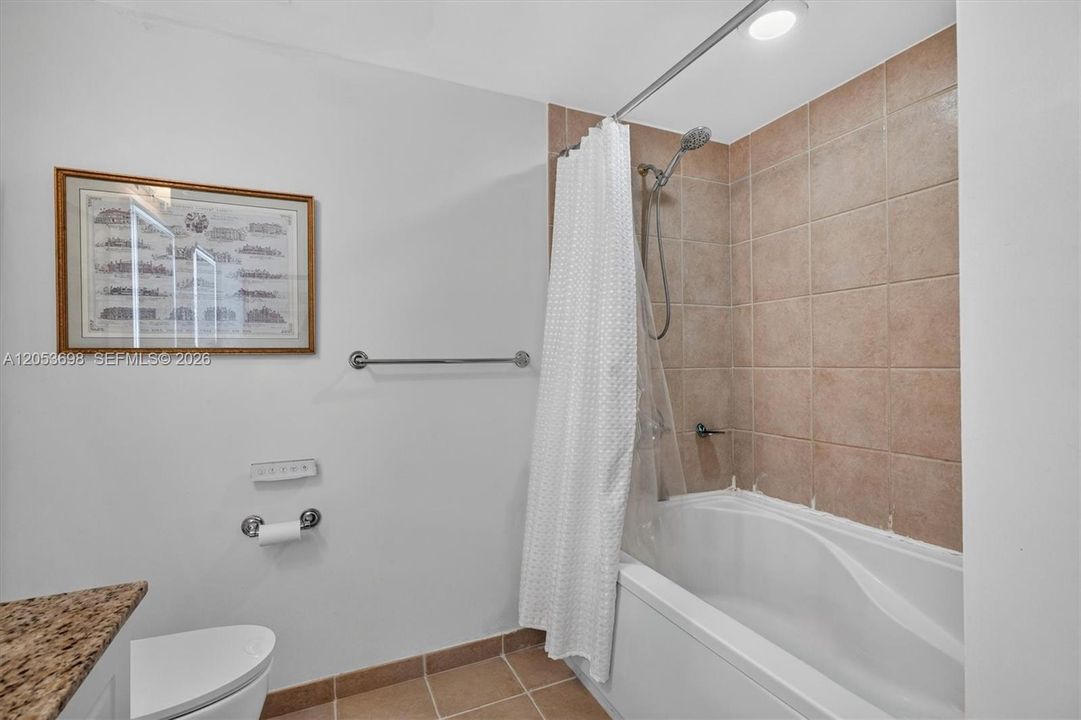 На продажу: $385,000 (1 спален, 1 ванн, 860 Квадратных фут)