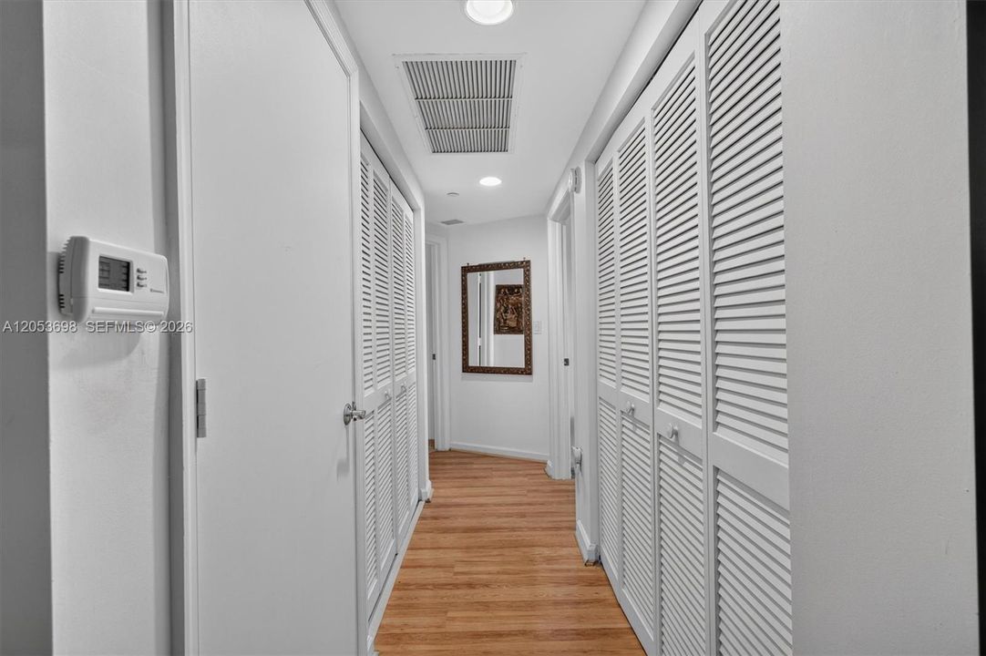 На продажу: $385,000 (1 спален, 1 ванн, 860 Квадратных фут)