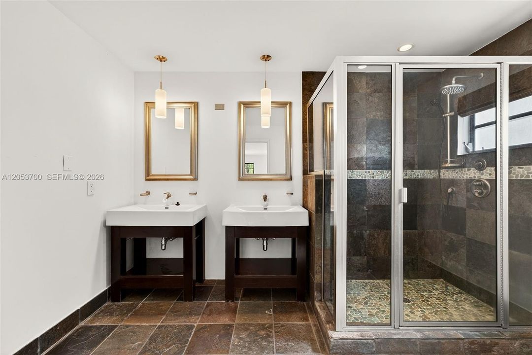 En Renta: $11,500 (4 camas, 4 baños, 4104 Pies cuadrados)
