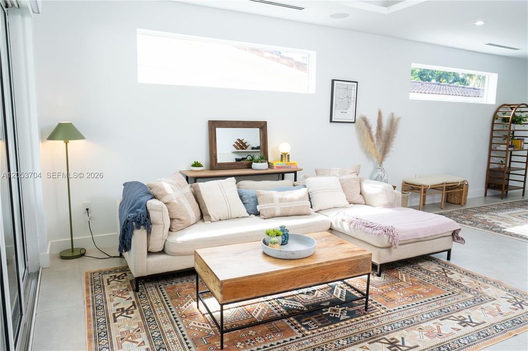 For Rent: $8,000 (3 beds, 4 baths, 5140 Square Feet)