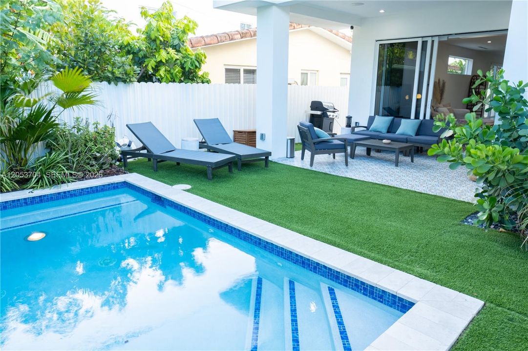 For Rent: $8,000 (3 beds, 4 baths, 5140 Square Feet)