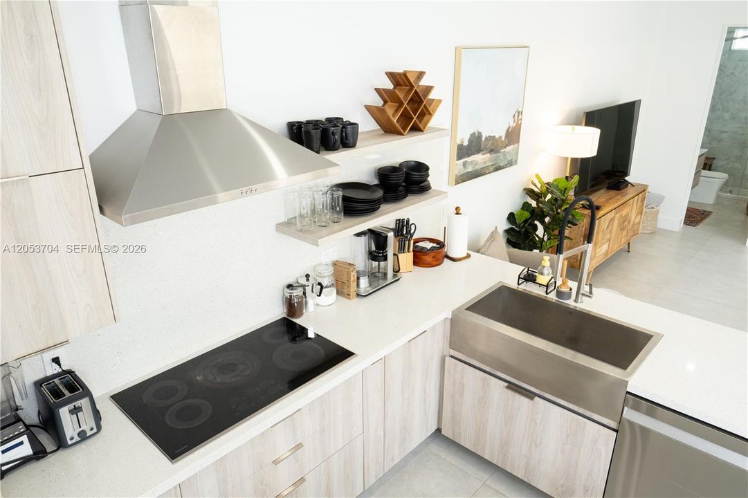 For Rent: $8,000 (3 beds, 4 baths, 5140 Square Feet)