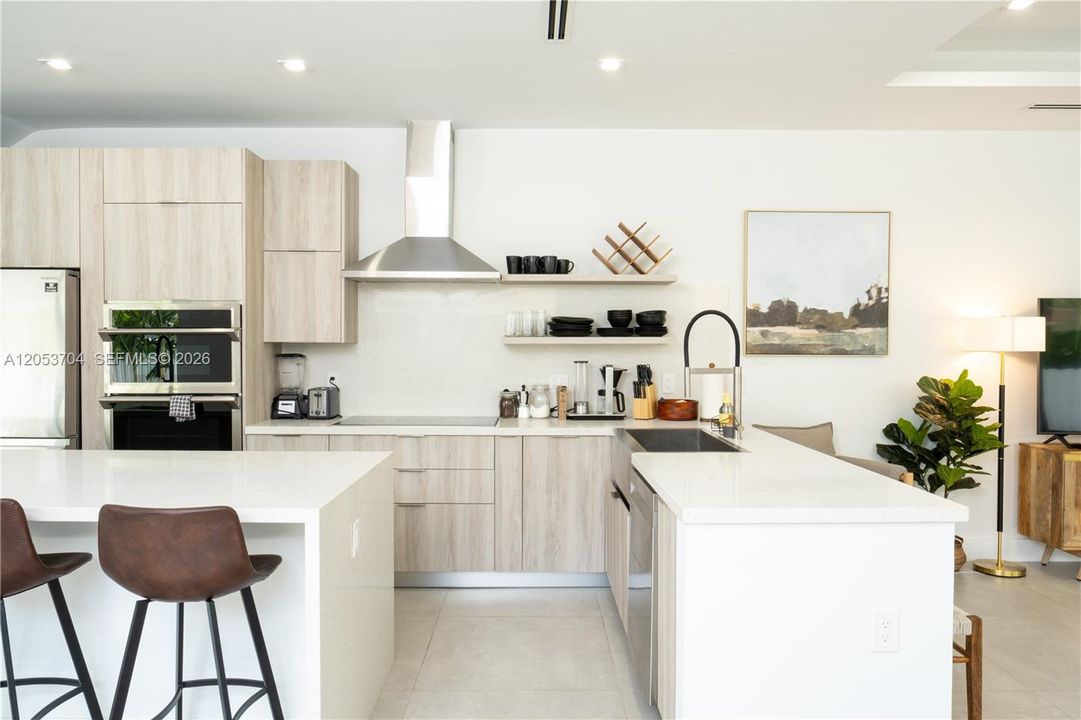 For Rent: $8,000 (3 beds, 4 baths, 5140 Square Feet)