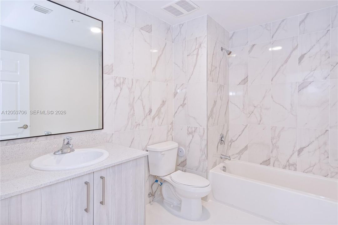 В аренду: $2,300 (1 спален, 1 ванн, 873 Квадратных фут)