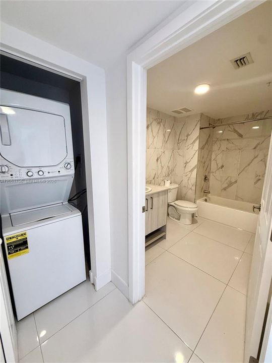 В аренду: $2,300 (1 спален, 1 ванн, 873 Квадратных фут)