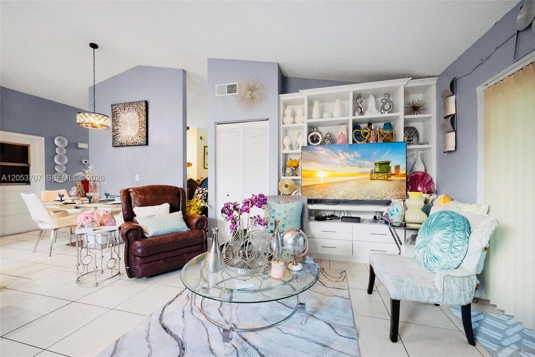 待售: $540,000 (3 贝兹, 2 浴室, 1676 平方英尺)