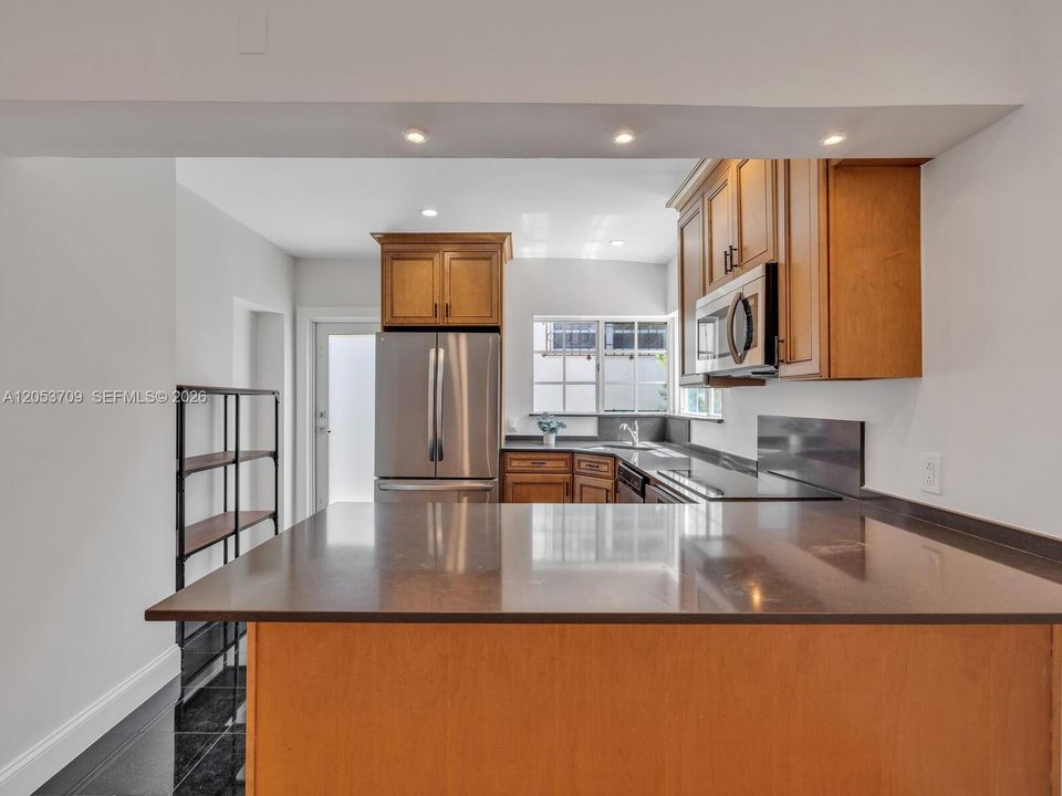 Kitchen with Breakfast Bar