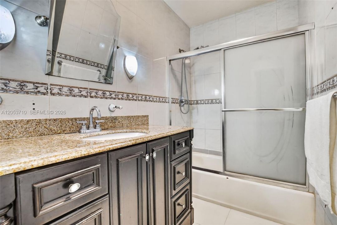 В аренду: $3,500 (3 спален, 3 ванн, 1238 Квадратных фут)