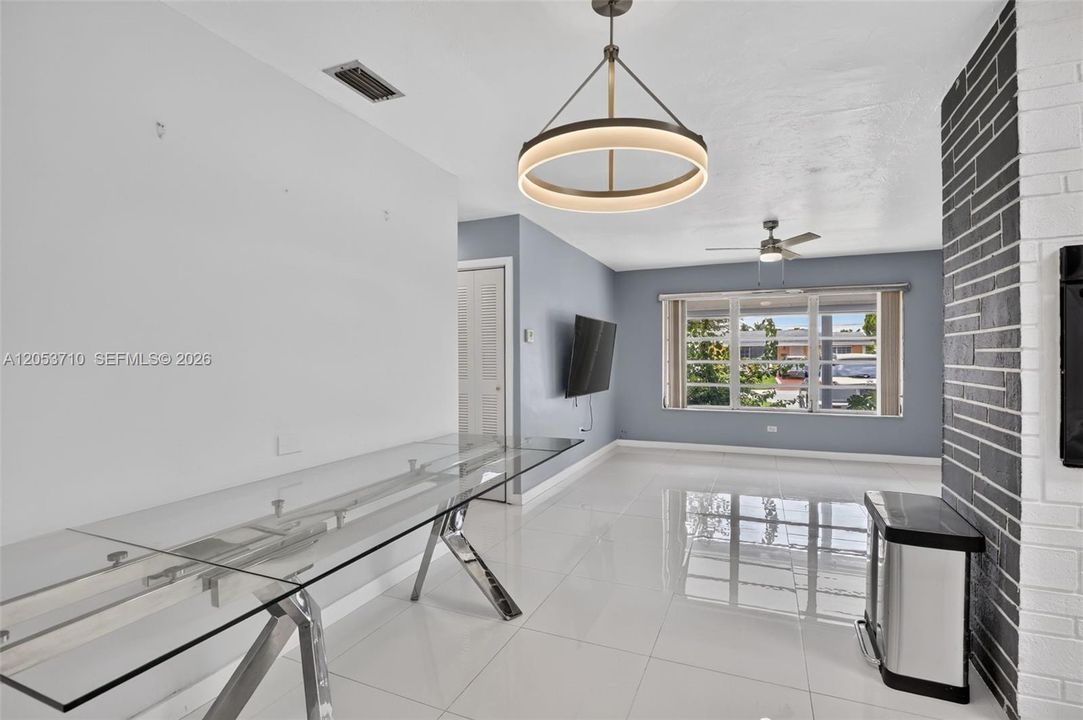 В аренду: $3,500 (3 спален, 3 ванн, 1238 Квадратных фут)