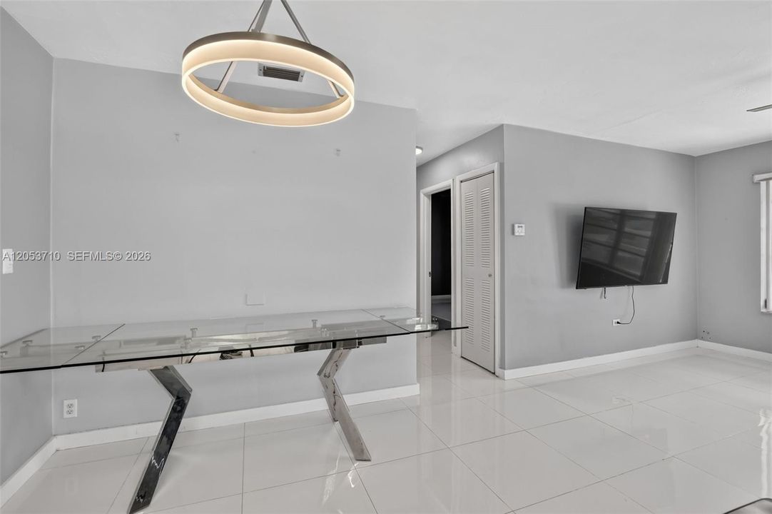 В аренду: $3,500 (3 спален, 3 ванн, 1238 Квадратных фут)