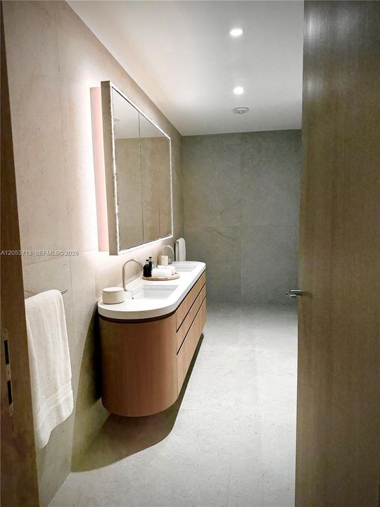 En Venta: $5,780,000 (3 camas, 3 baños, 2102 Pies cuadrados)