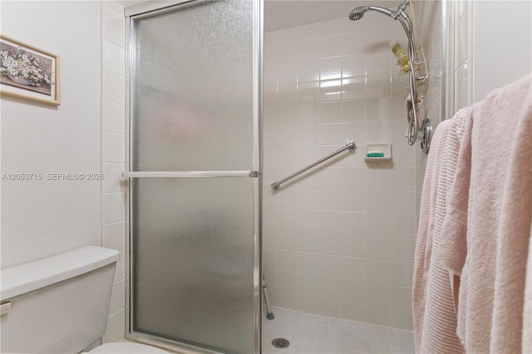 На продажу: $119,000 (2 спален, 2 ванн, 1228 Квадратных фут)