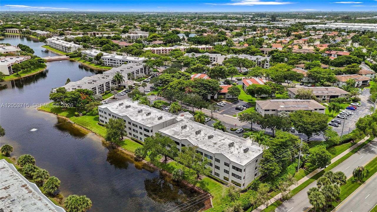На продажу: $119,000 (2 спален, 2 ванн, 1228 Квадратных фут)
