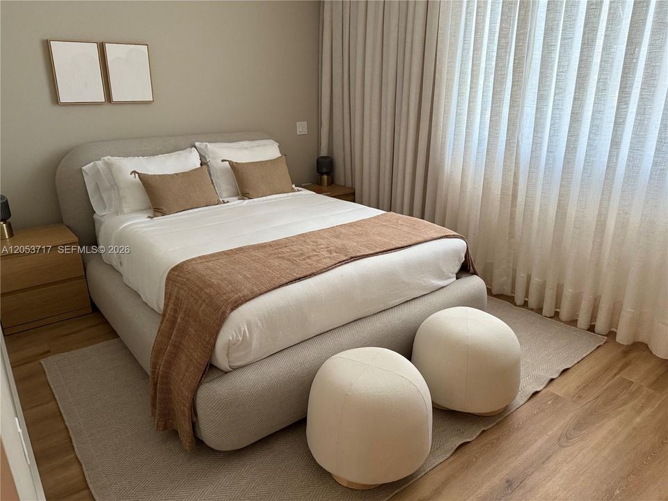 В аренду: $5,000 (2 спален, 1 ванн, 960 Квадратных фут)