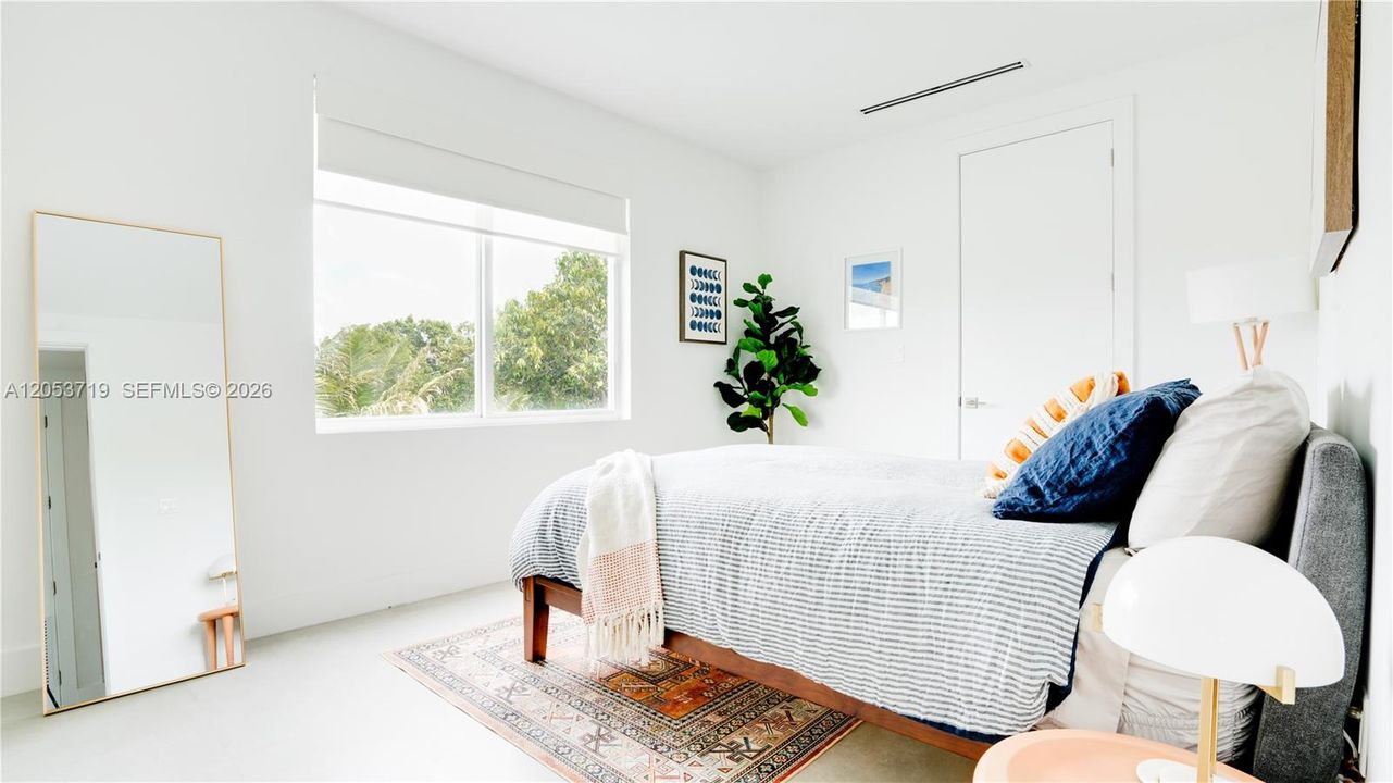 For Rent: $7,000 (3 beds, 4 baths, 5140 Square Feet)