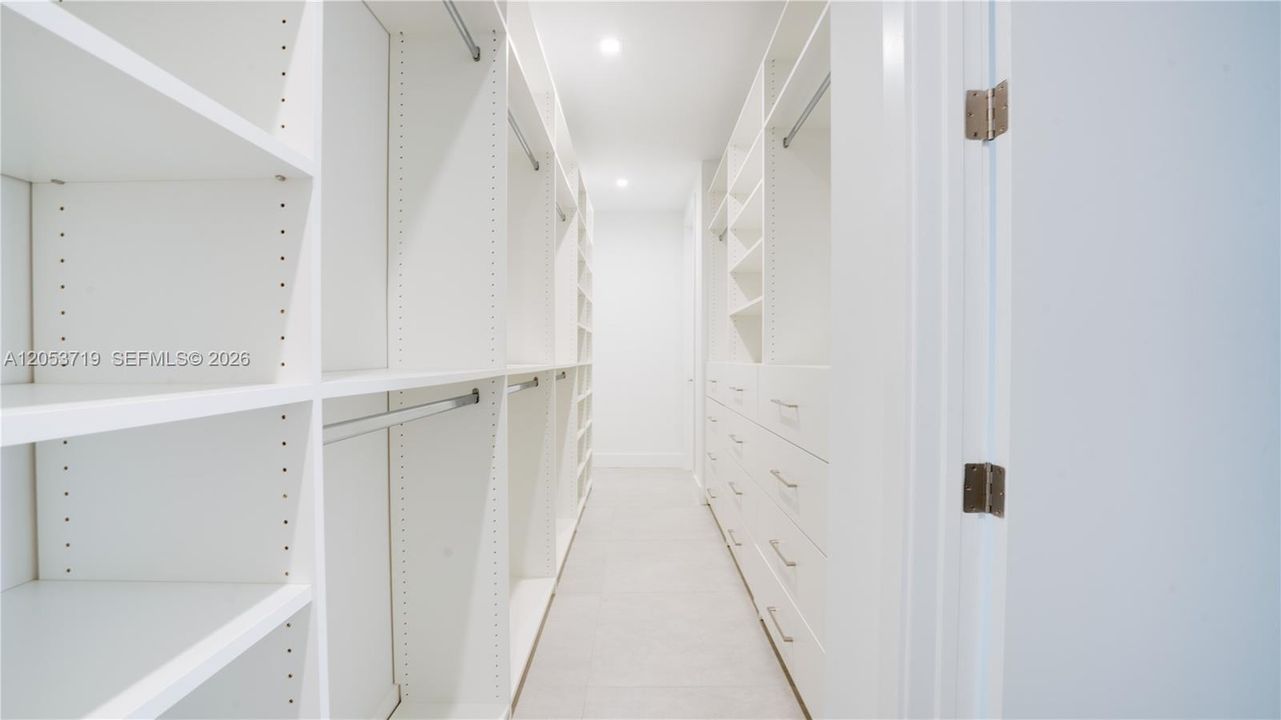 For Rent: $7,000 (3 beds, 4 baths, 5140 Square Feet)