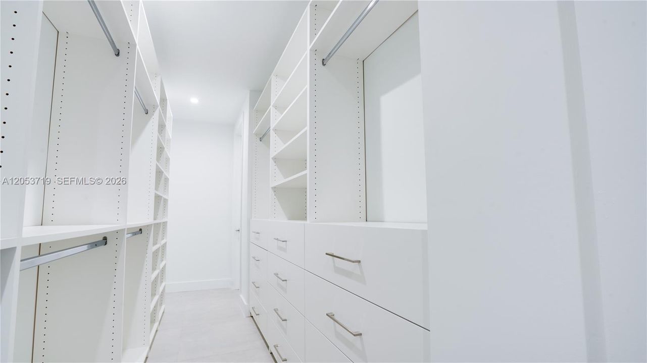 For Rent: $7,000 (3 beds, 4 baths, 5140 Square Feet)