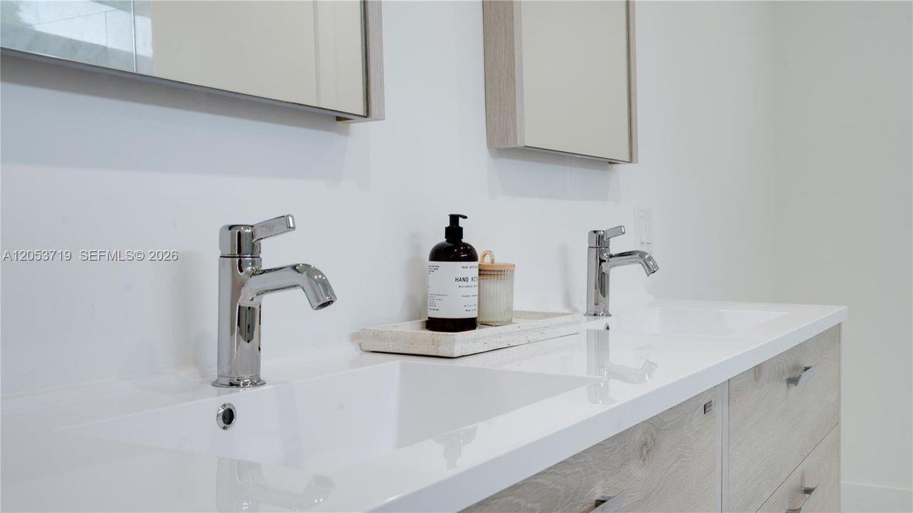 For Rent: $7,000 (3 beds, 4 baths, 5140 Square Feet)