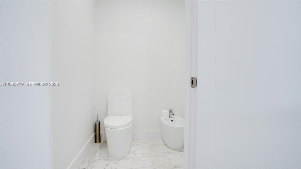 For Rent: $7,000 (3 beds, 4 baths, 5140 Square Feet)
