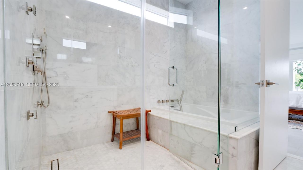 For Rent: $7,000 (3 beds, 4 baths, 5140 Square Feet)