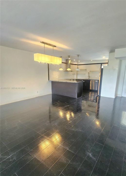 В аренду: $1,800 (1 спален, 1 ванн, 990 Квадратных фут)
