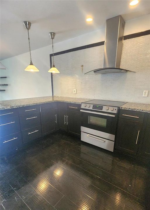 В аренду: $1,800 (1 спален, 1 ванн, 990 Квадратных фут)