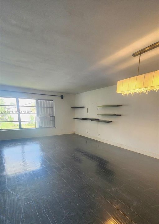 В аренду: $1,800 (1 спален, 1 ванн, 990 Квадратных фут)