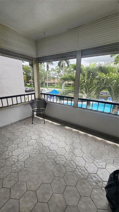 В аренду: $1,800 (1 спален, 1 ванн, 990 Квадратных фут)
