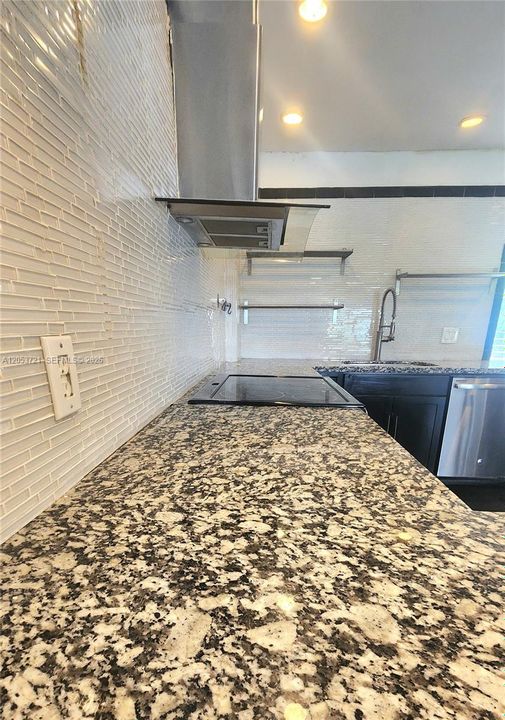 В аренду: $1,800 (1 спален, 1 ванн, 990 Квадратных фут)