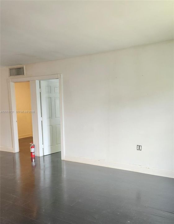 В аренду: $1,800 (1 спален, 1 ванн, 990 Квадратных фут)