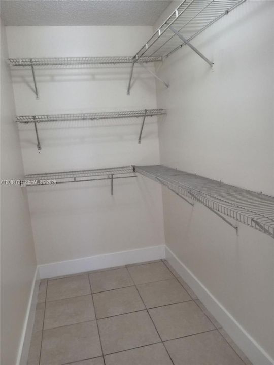 В аренду: $2,400 (2 спален, 2 ванн, 1174 Квадратных фут)