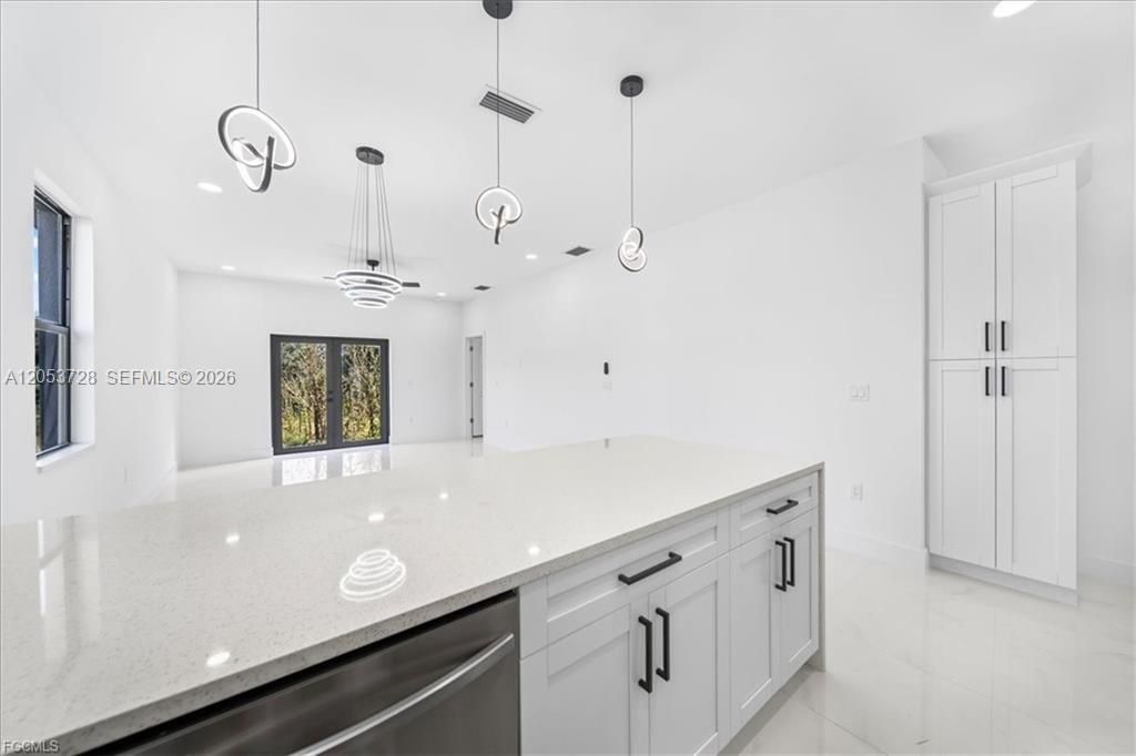 En Venta: $269,000 (3 camas, 2 baños, 0 Pies cuadrados)