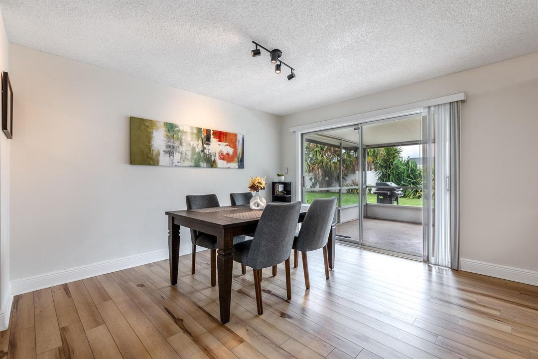 4317 Applectrest Dr-8