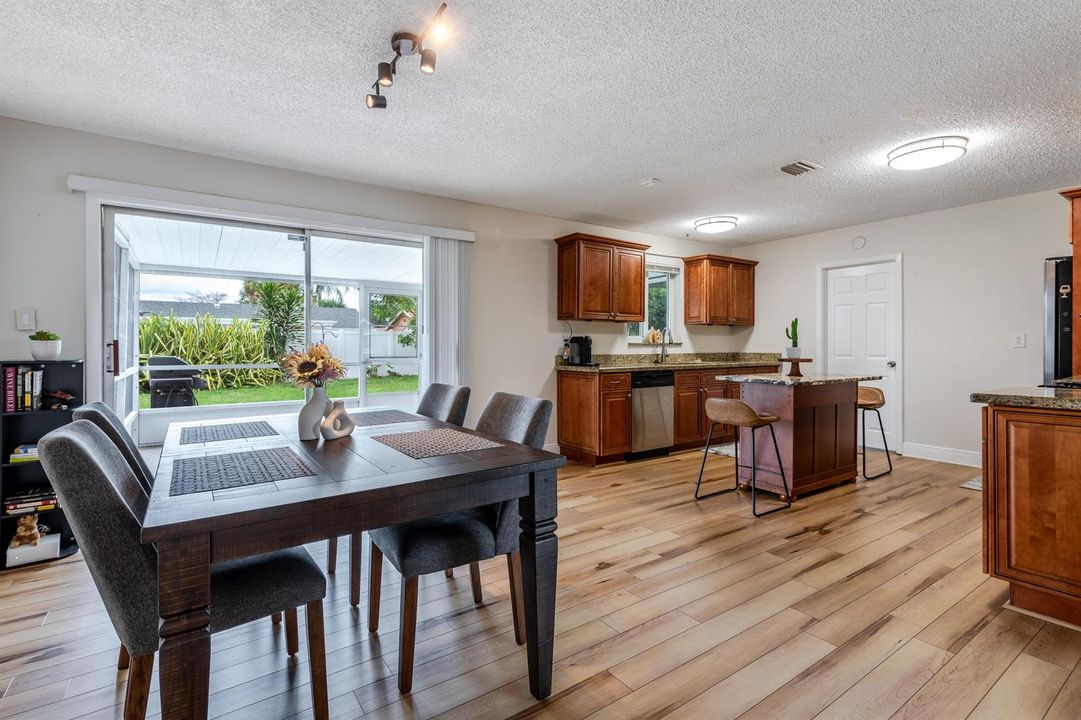 4317 Applectrest Dr-9