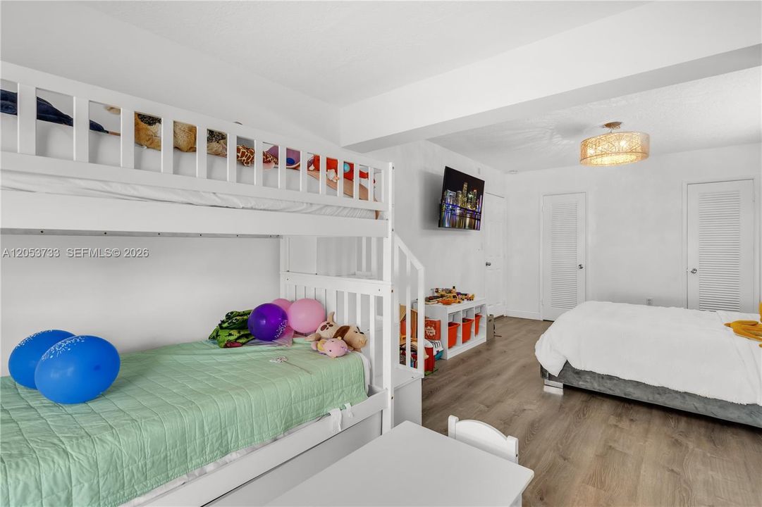En Renta: $5,500 (3 camas, 2 baños, 2023 Pies cuadrados)