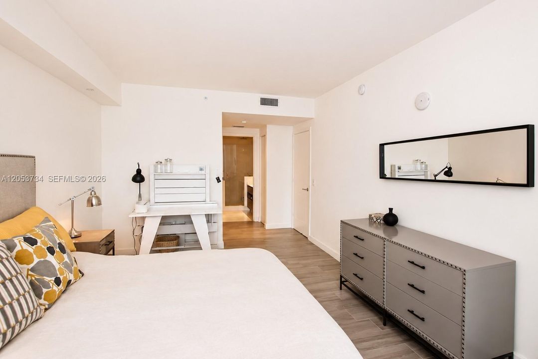 В аренду: $4,400 (2 спален, 2 ванн, 1195 Квадратных фут)