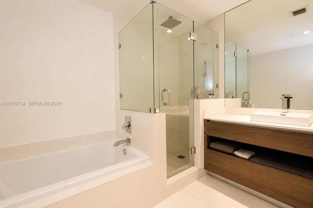 В аренду: $4,400 (2 спален, 2 ванн, 1195 Квадратных фут)