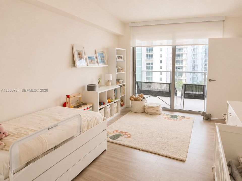 В аренду: $4,400 (2 спален, 2 ванн, 1195 Квадратных фут)