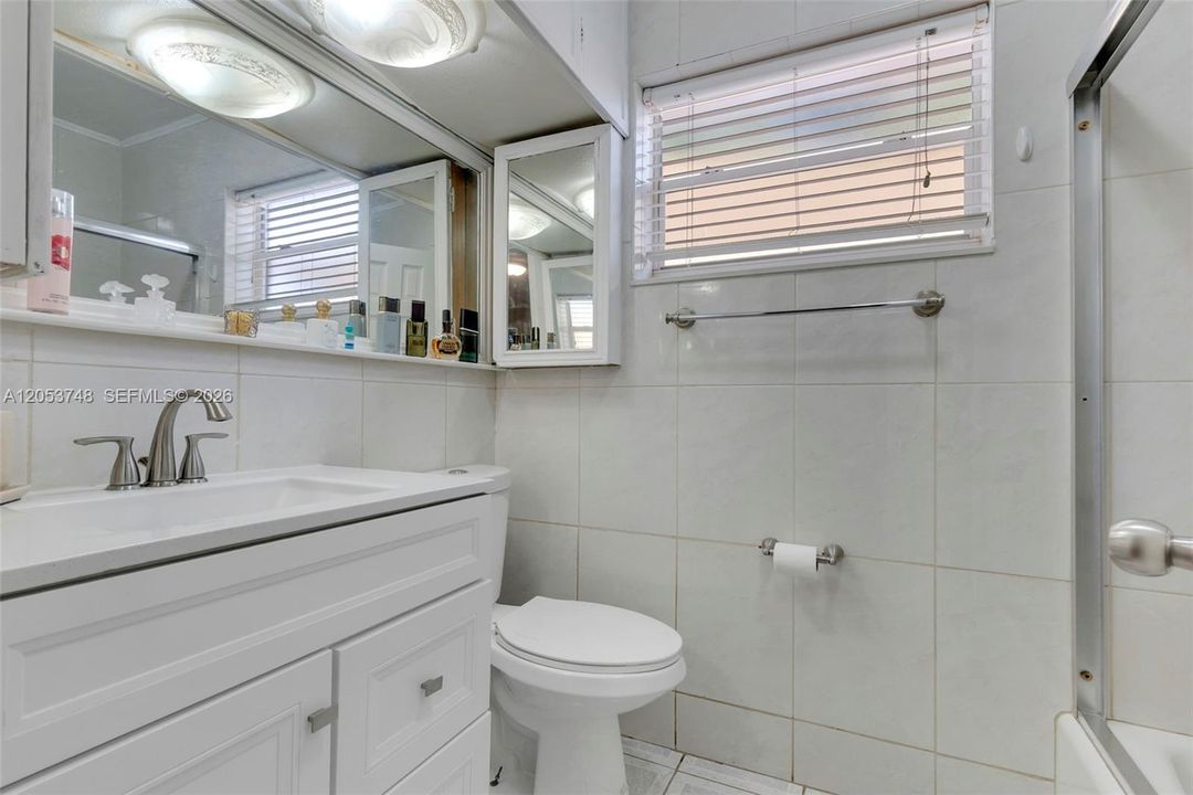 На продажу: $859,900 (3 спален, 2 ванн, 1403 Квадратных фут)