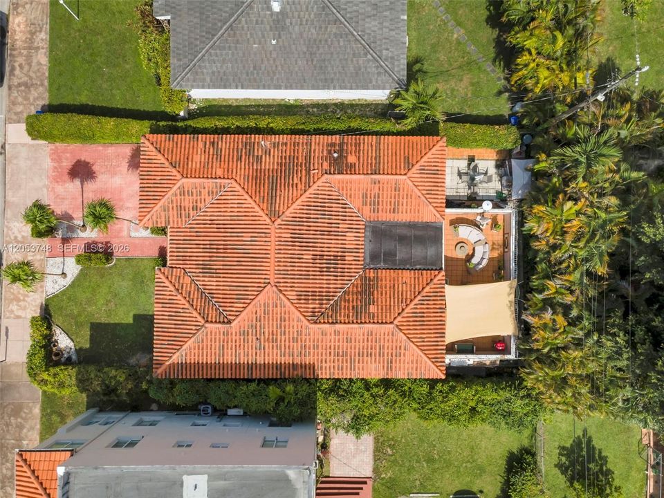 На продажу: $859,900 (3 спален, 2 ванн, 1403 Квадратных фут)