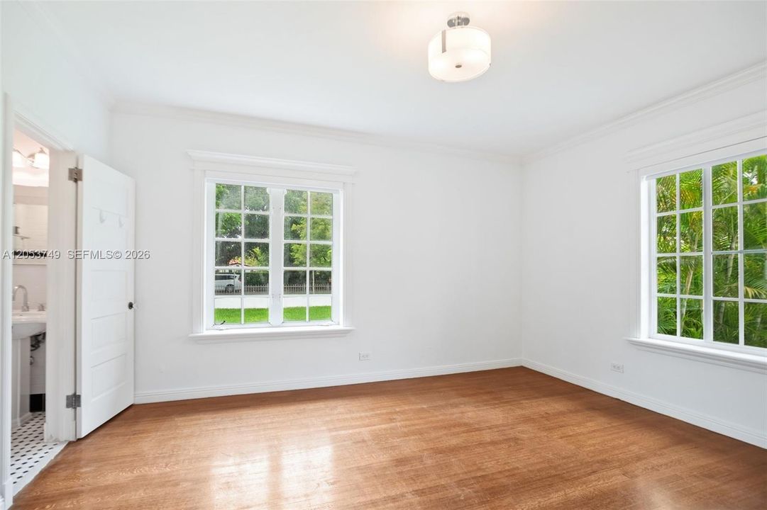 В аренду: $8,500 (4 спален, 3 ванн, 2046 Квадратных фут)