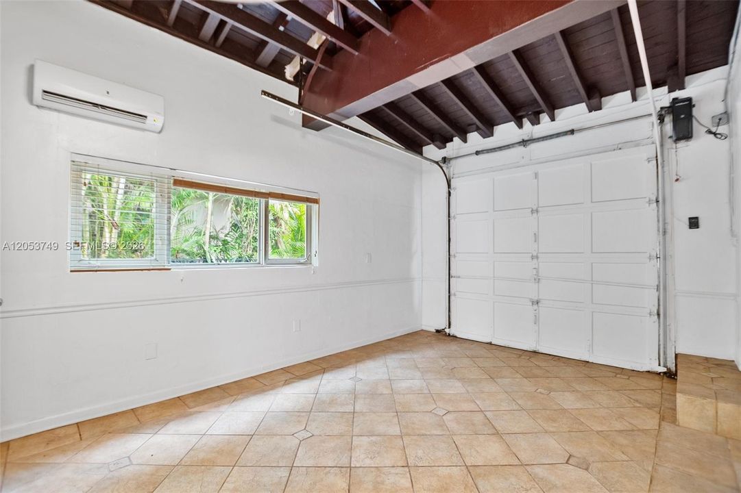 В аренду: $8,500 (4 спален, 3 ванн, 2046 Квадратных фут)