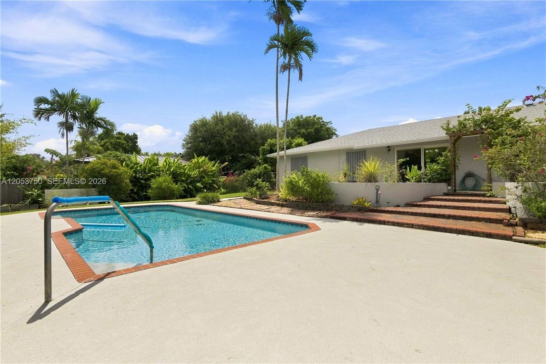 For Sale: $945,000 (4 beds, 3 baths, 2190 Square Feet)